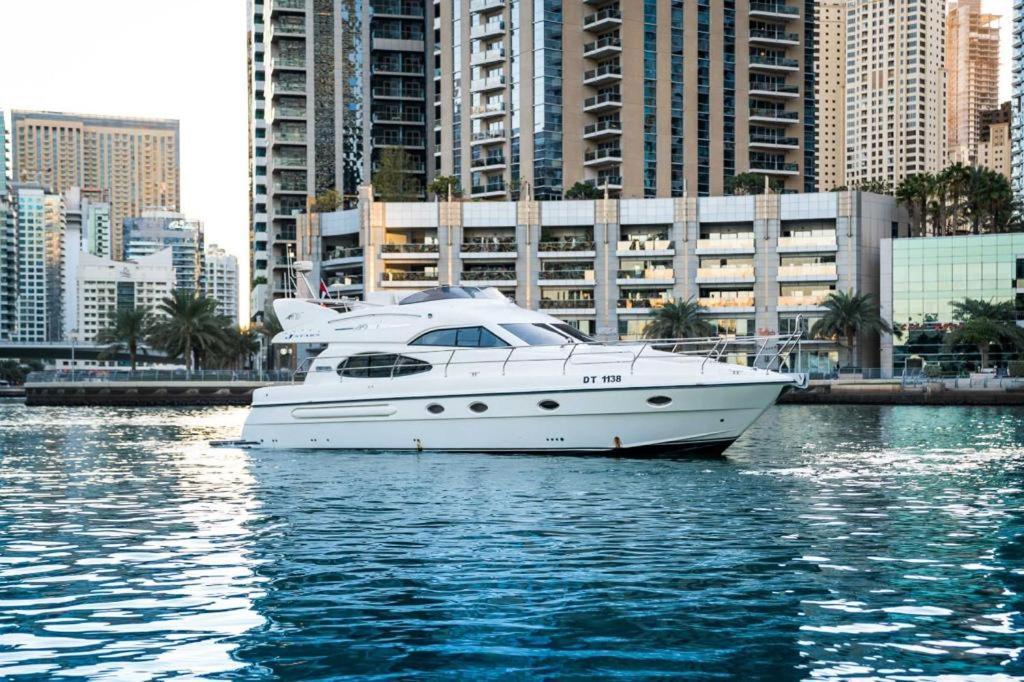 New!! Marina View - Recently Renovated Apartment Dubai