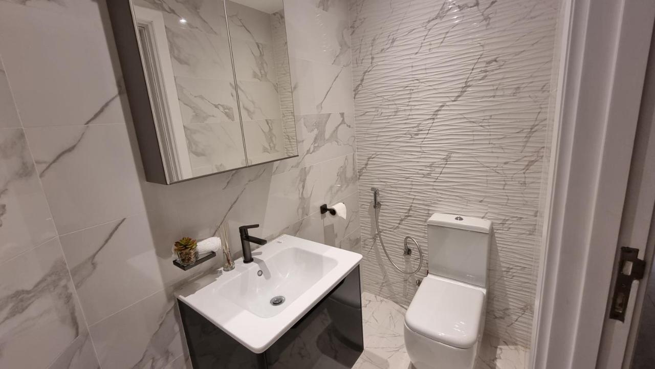 Awesome 1br In Marina