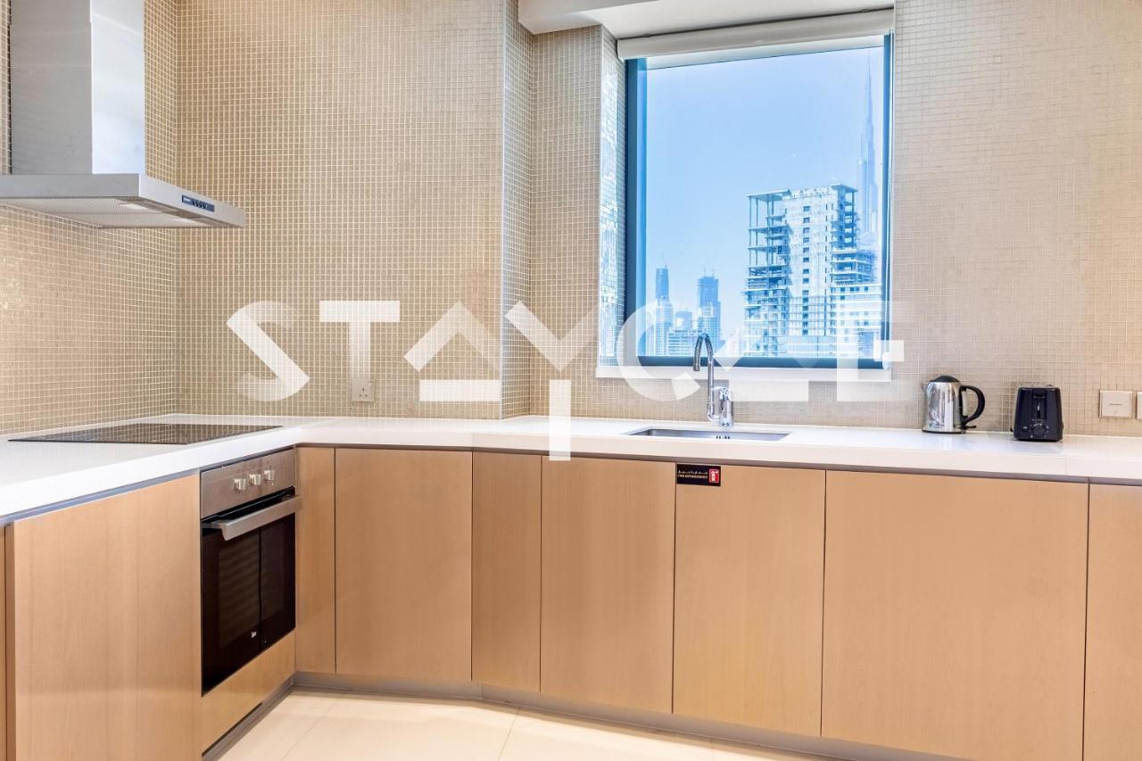 Staycae Paramount Towers *