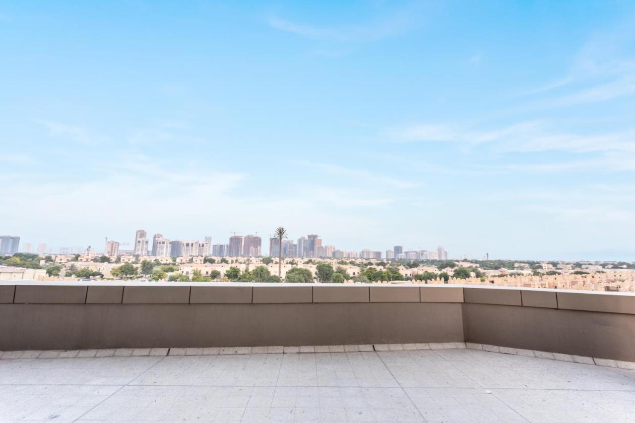 Live Spacious 3br En & Balcony Apartment Dubai