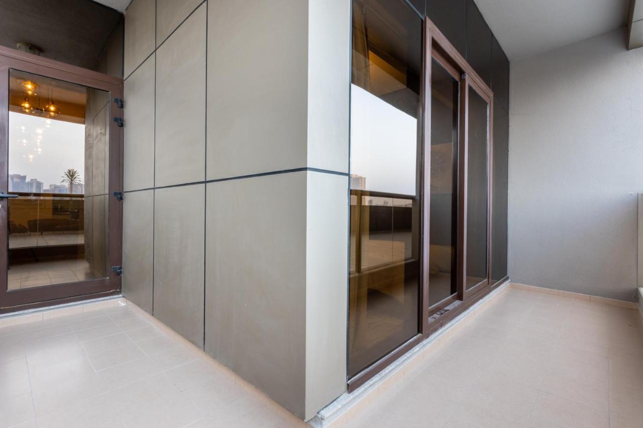 Live Spacious 3br En & Balcony