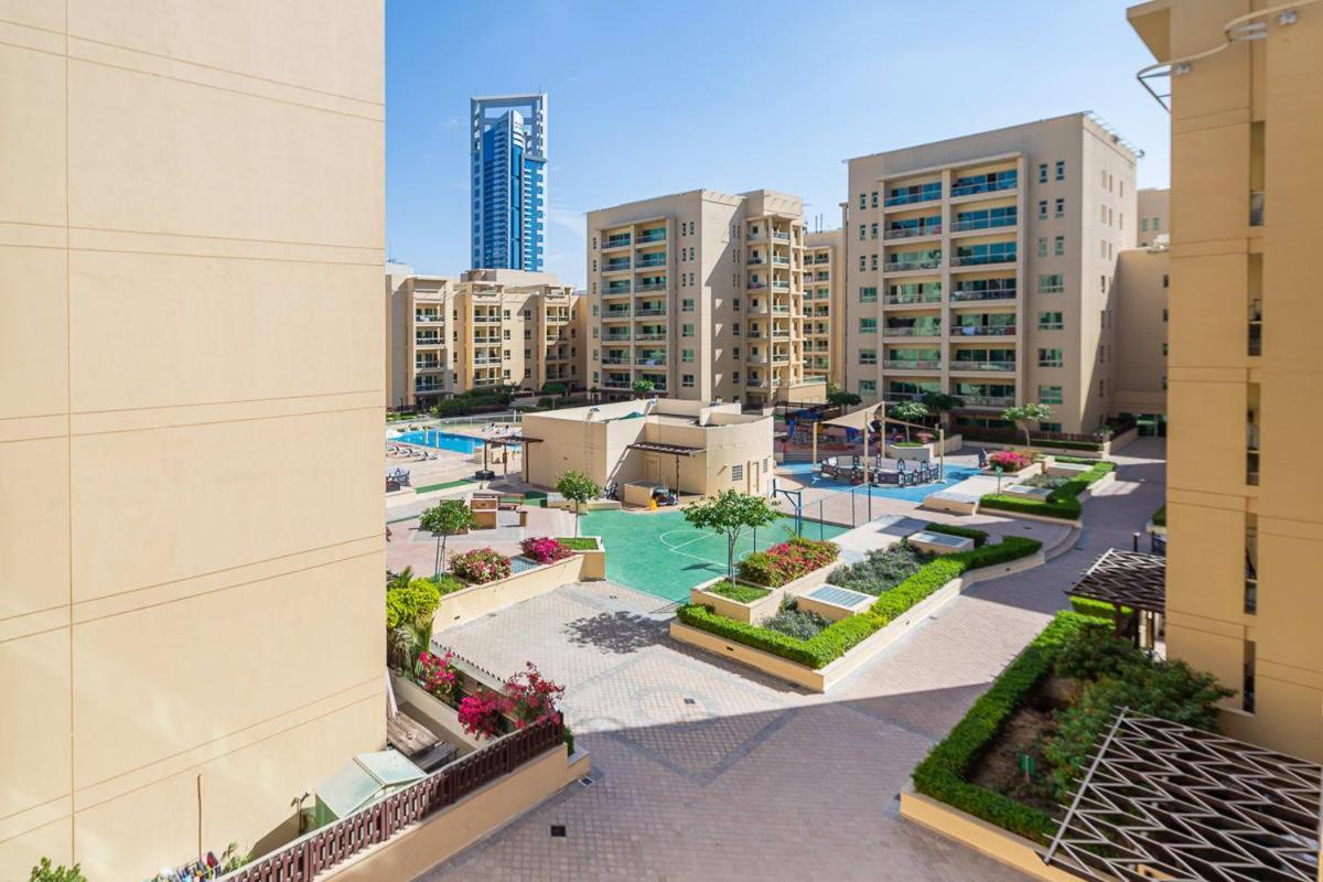 Frank Porter - Al Dhafrah, The Greens Apartamento *