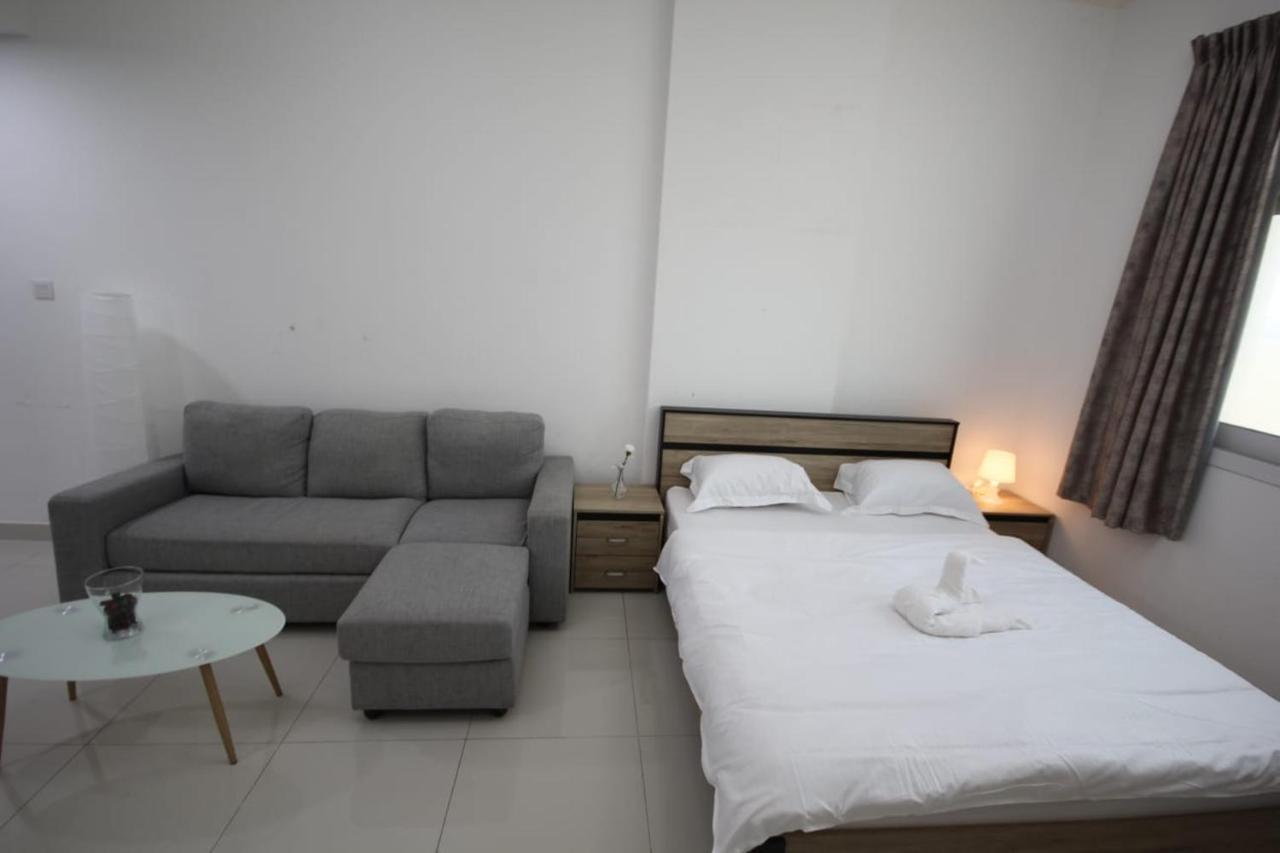 Apartment Cozy And Small Partitions For Men Guests In Dubai