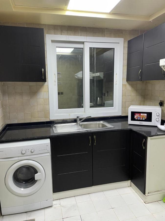 Decent Boys In Center Of Bur Next To Burjuman Metro Station With Free Facilities Hostel *