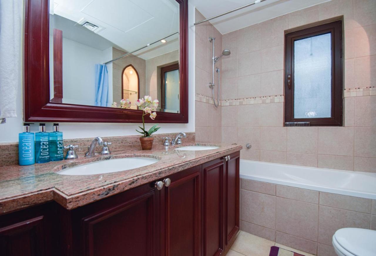 Bnbmehomes - Dashing 2b Apt In Old Downtown - 205 Apartment