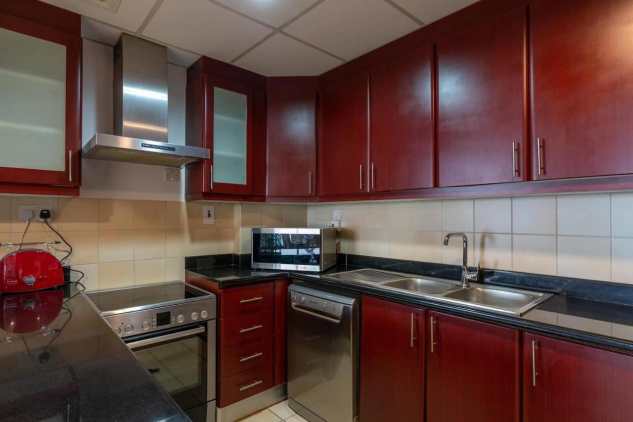 Amazing 2 Bedroom In Apartment *