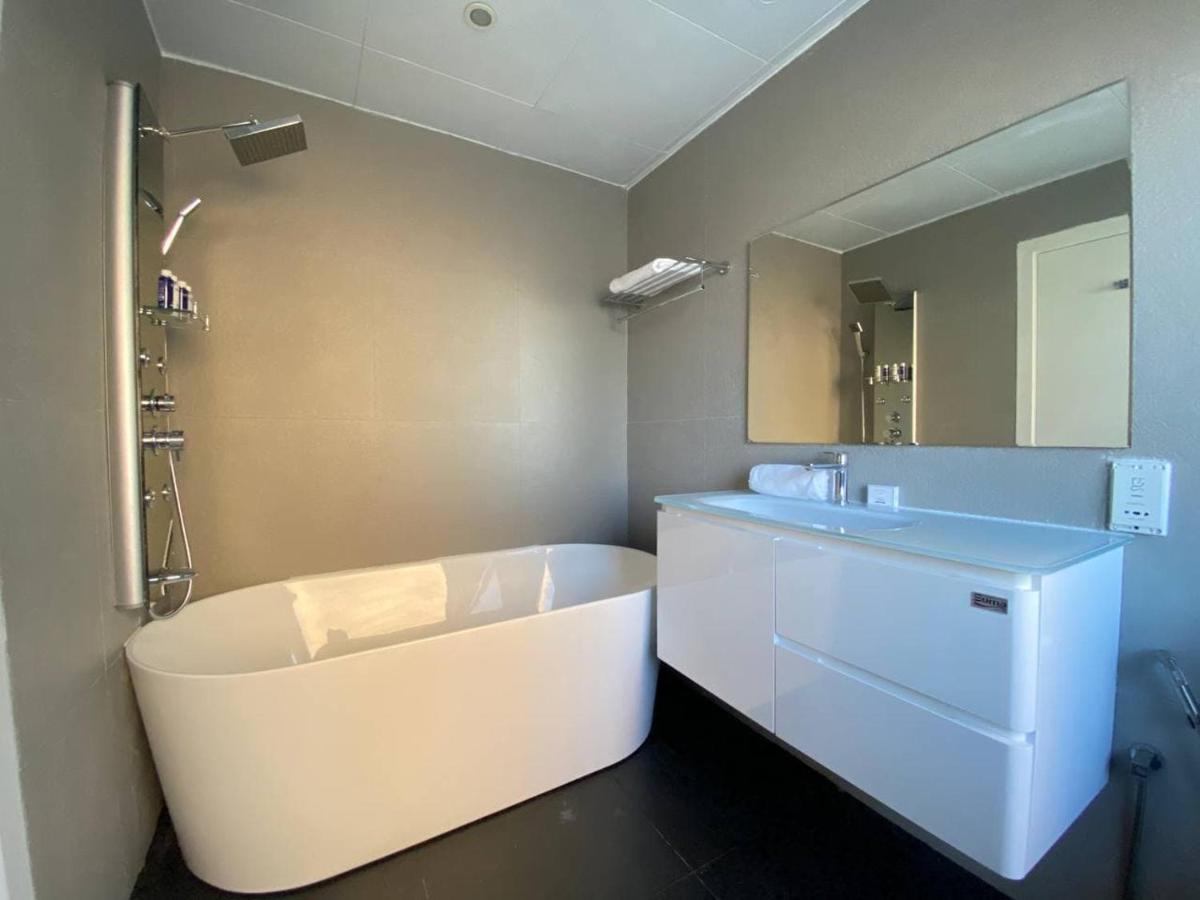 Apartment Luxury Jbr , Beach , Pool , Parking *