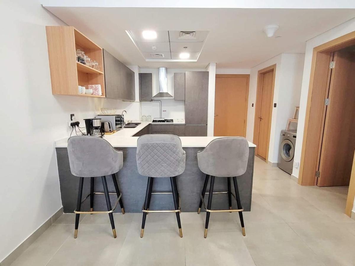 Daire Modern 1br In Jumeirah Village Circle *