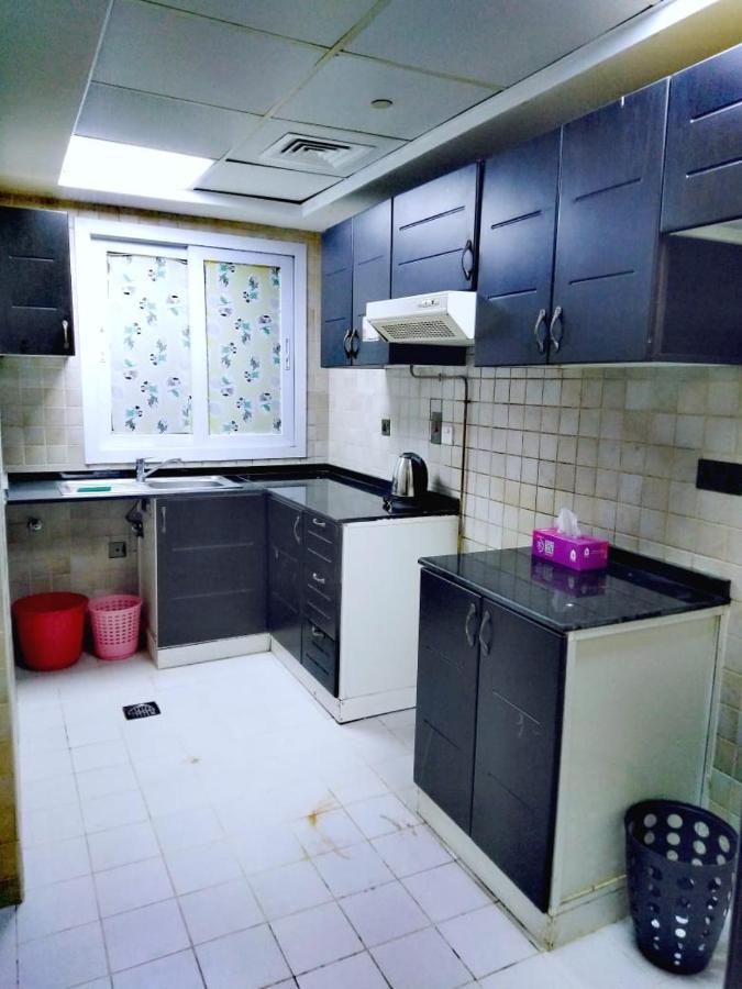Good Luck Homes Shared Bed & Breakfast Dubai