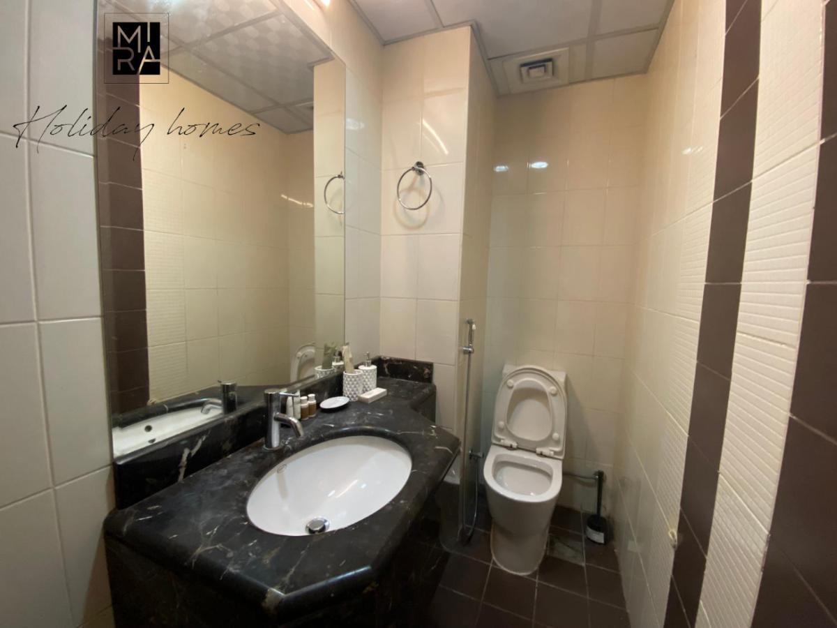 Serviced 1 Bed In Downtown - 5 Min To Mall *