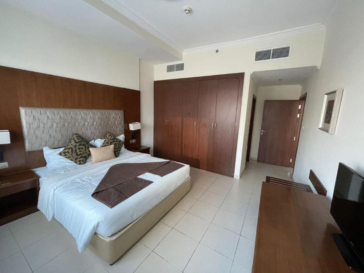 One Masterbedroom Attached Washroom-bathtub With Kitchen In Two Bedroom Apartments,cityhouse,al Barsha 1 Apartamento