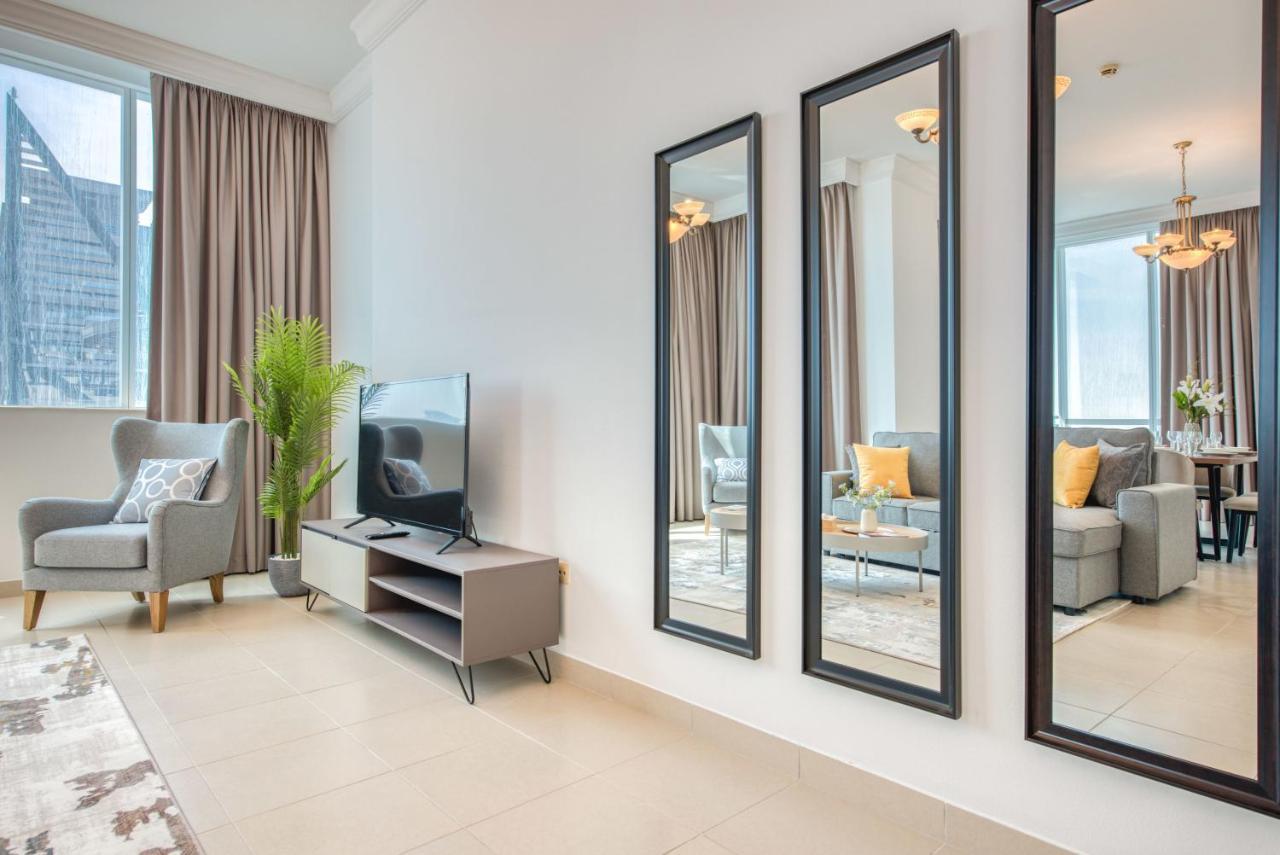 Exquisite Dubai's Urban Living In The Centre Apartment Dubai