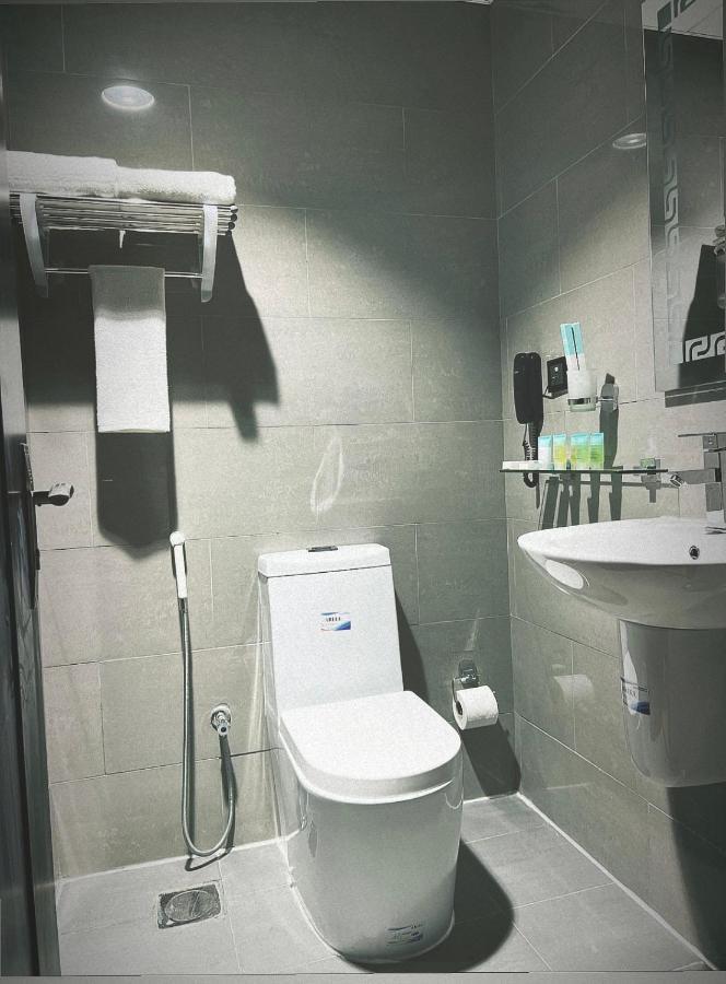 Raha Grand Otel Dubai