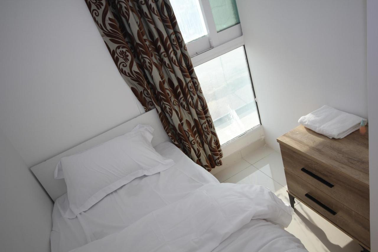 Cozy And Small Partitions For Men Guests In Apartment Dubai