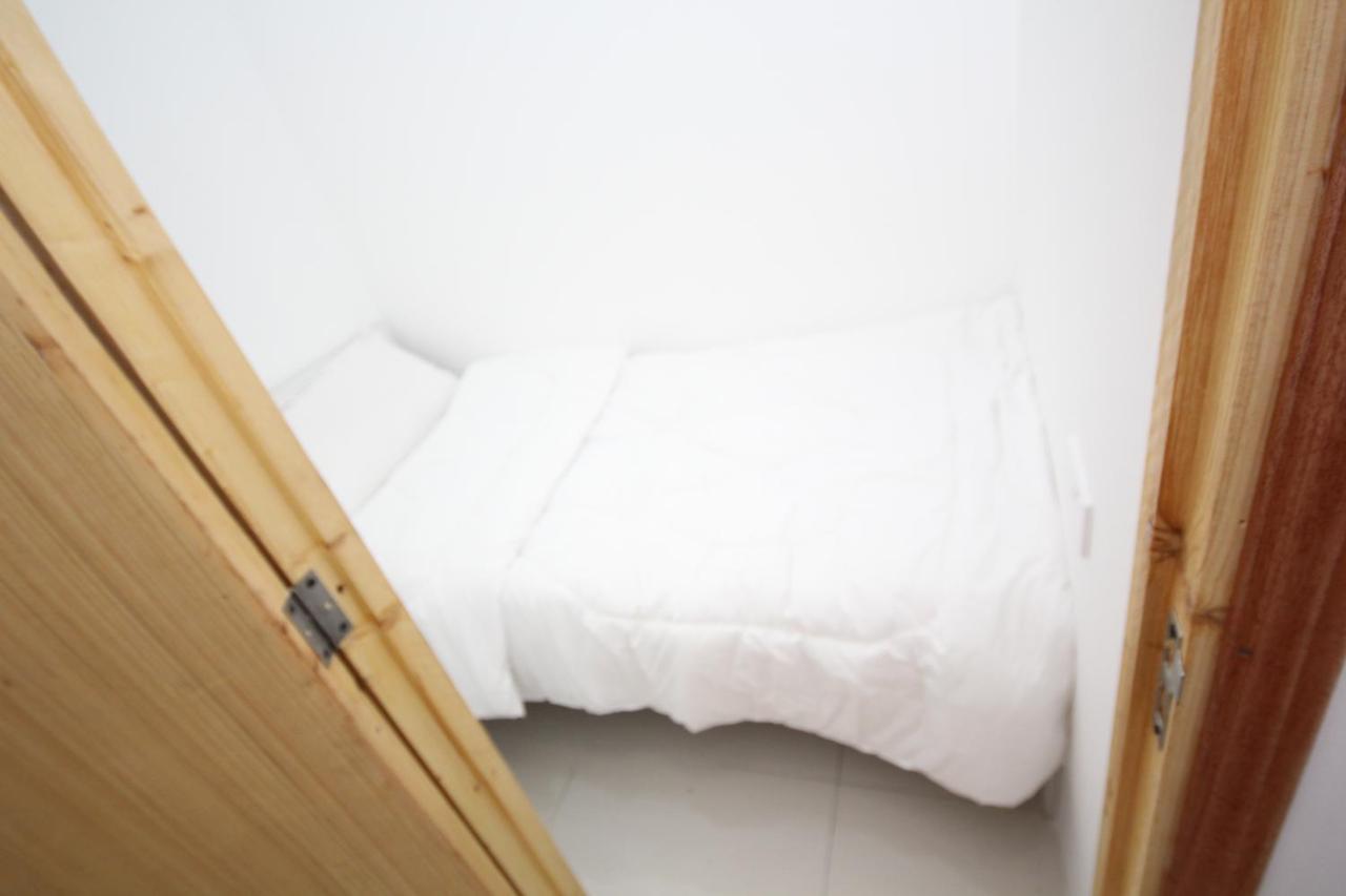 Daire Cozy And Small Partitions For Men Guests In Dubai