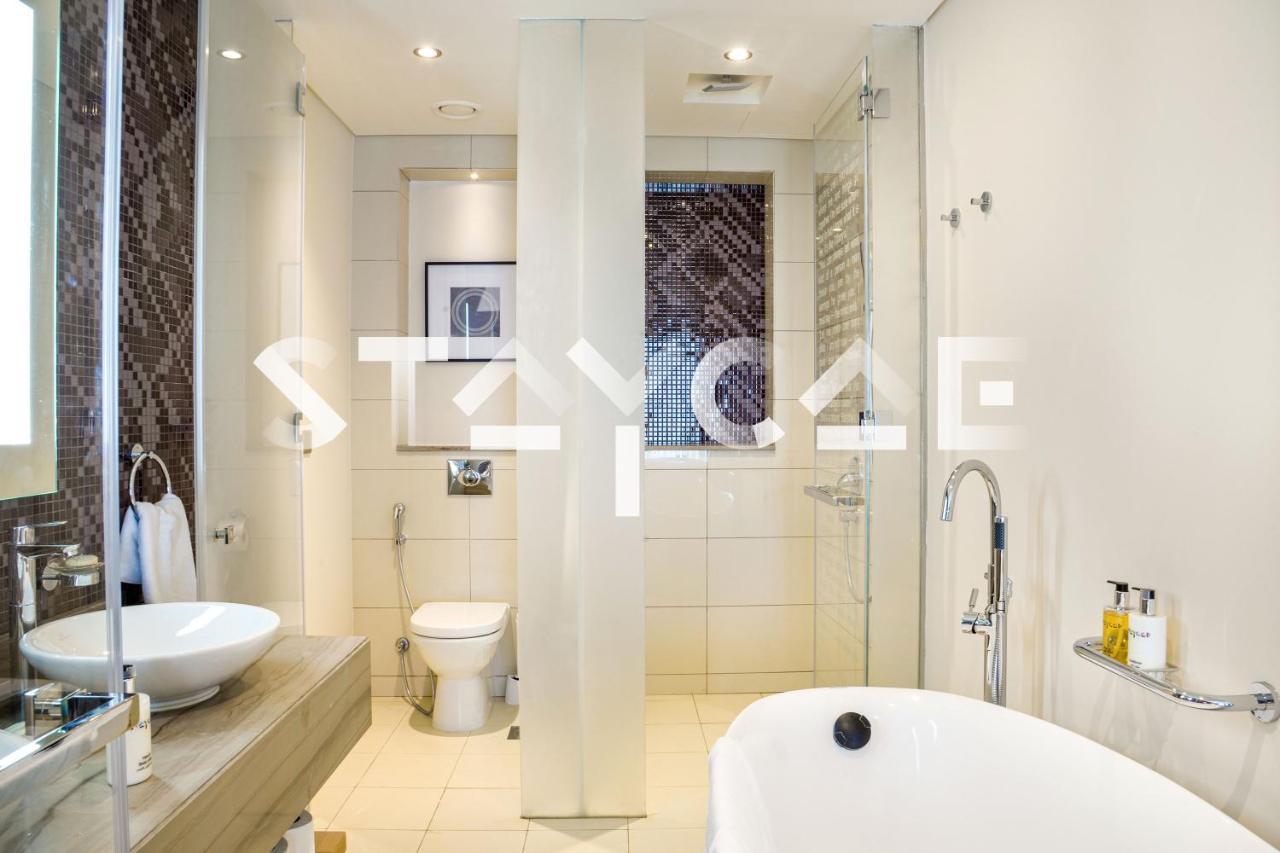 Staycae Paramount Towers Dubai