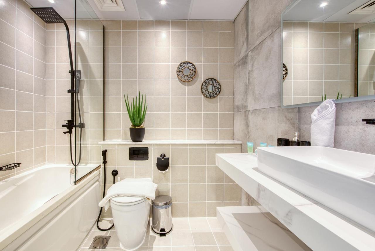 Elegant 2br At The Point Marina By Deluxe Homes Apartment Dubai