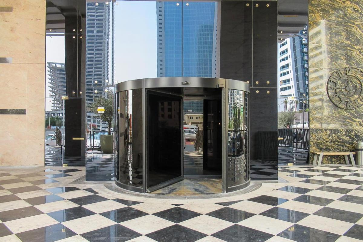Frank Porter - Mbl * Dubai