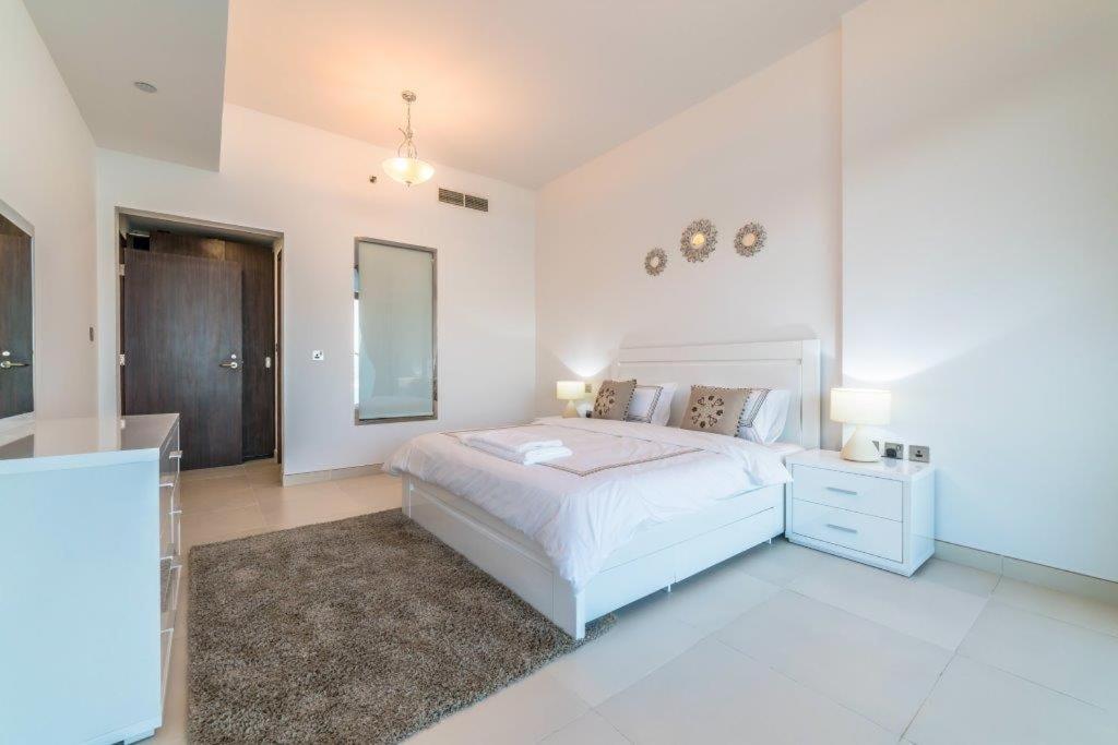 Apartment Holiday Apartment In Palm Jumeirah With Beach Access *