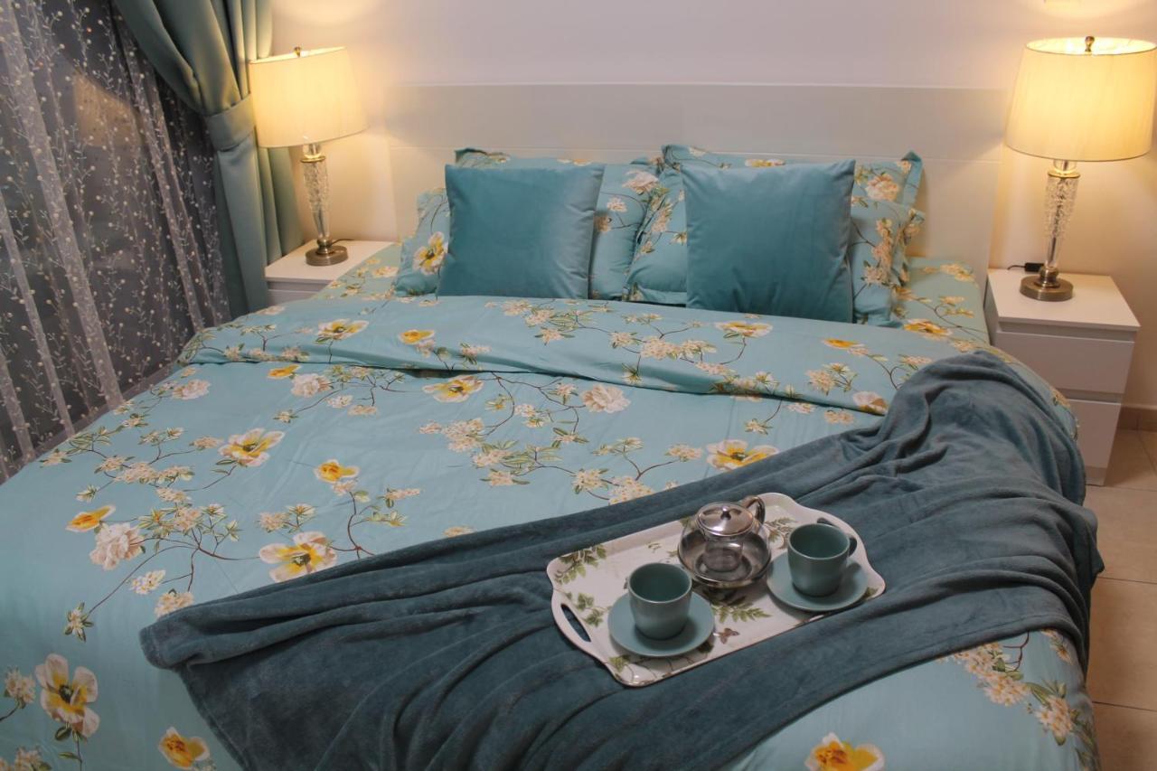 Apartment Newly Furnished One Bedroom Next To Metro & In Marina