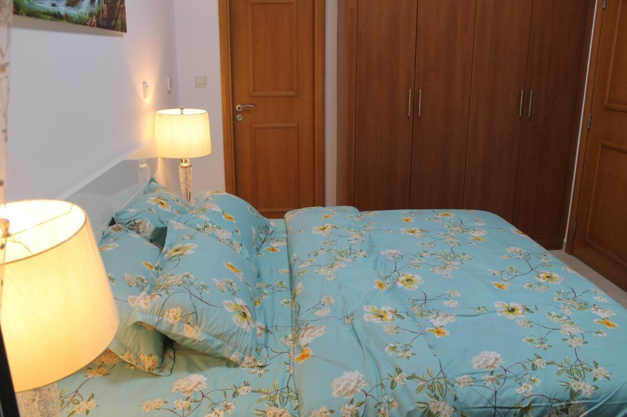 Newly Furnished One Bedroom Next To Metro & In Marina *