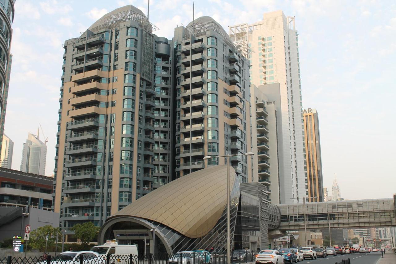 Newly Furnished One Bedroom Next To Metro & In Marina * Dubai