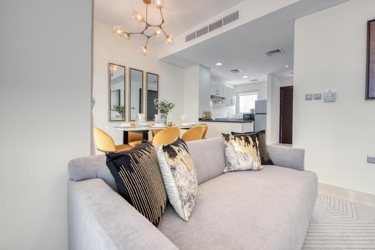 Charismatic 3br Townhouse At Damac Hills 2 Dubailand By Deluxe Homes Pousada