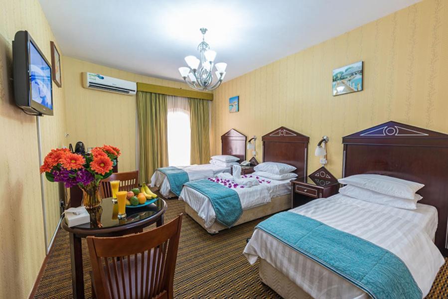 Victoria Hotel 2*