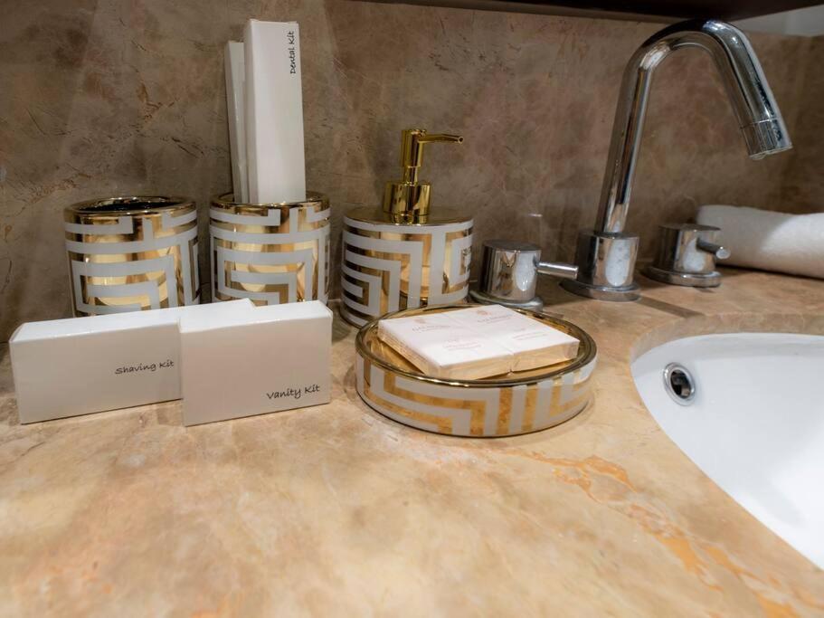 Apartment First Class 2br With Full Burj Khalifa And Fountain View