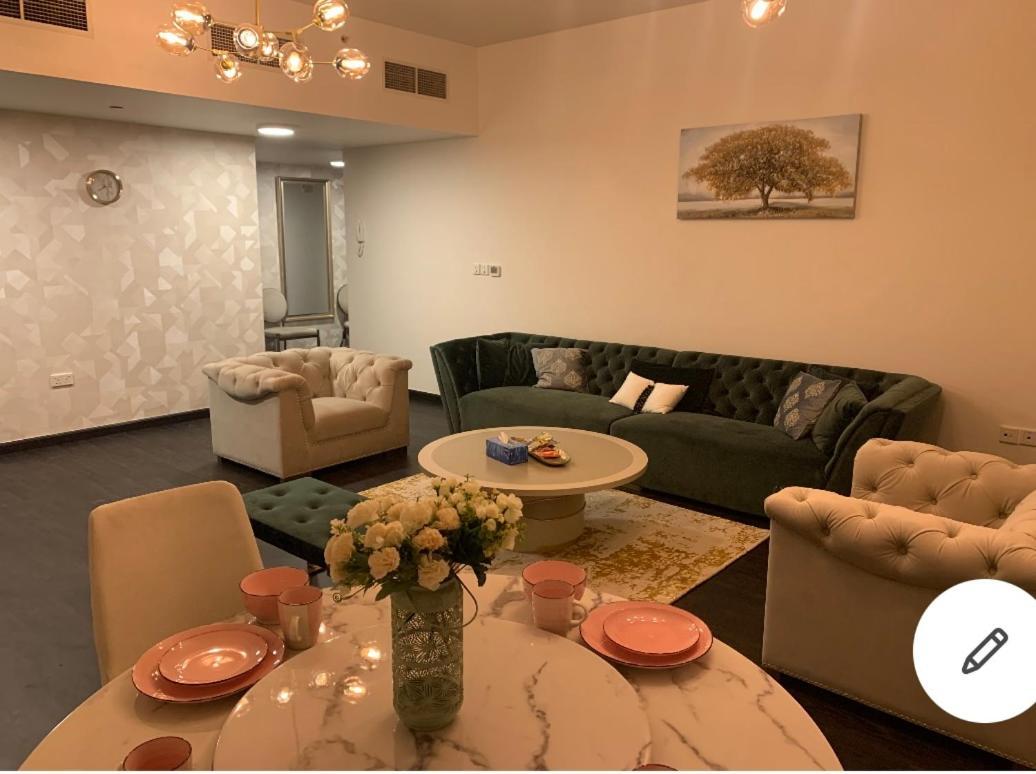 Usmans 1 Bedroom 4 Beds Jbr Huge Sea View 120 Sqm 2 Balconies Apartment