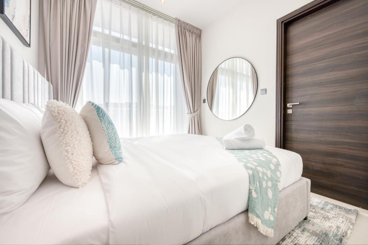 Charismatic 3br Townhouse At Damac Hills 2 Dubailand By Deluxe Homes Pousada Dubai