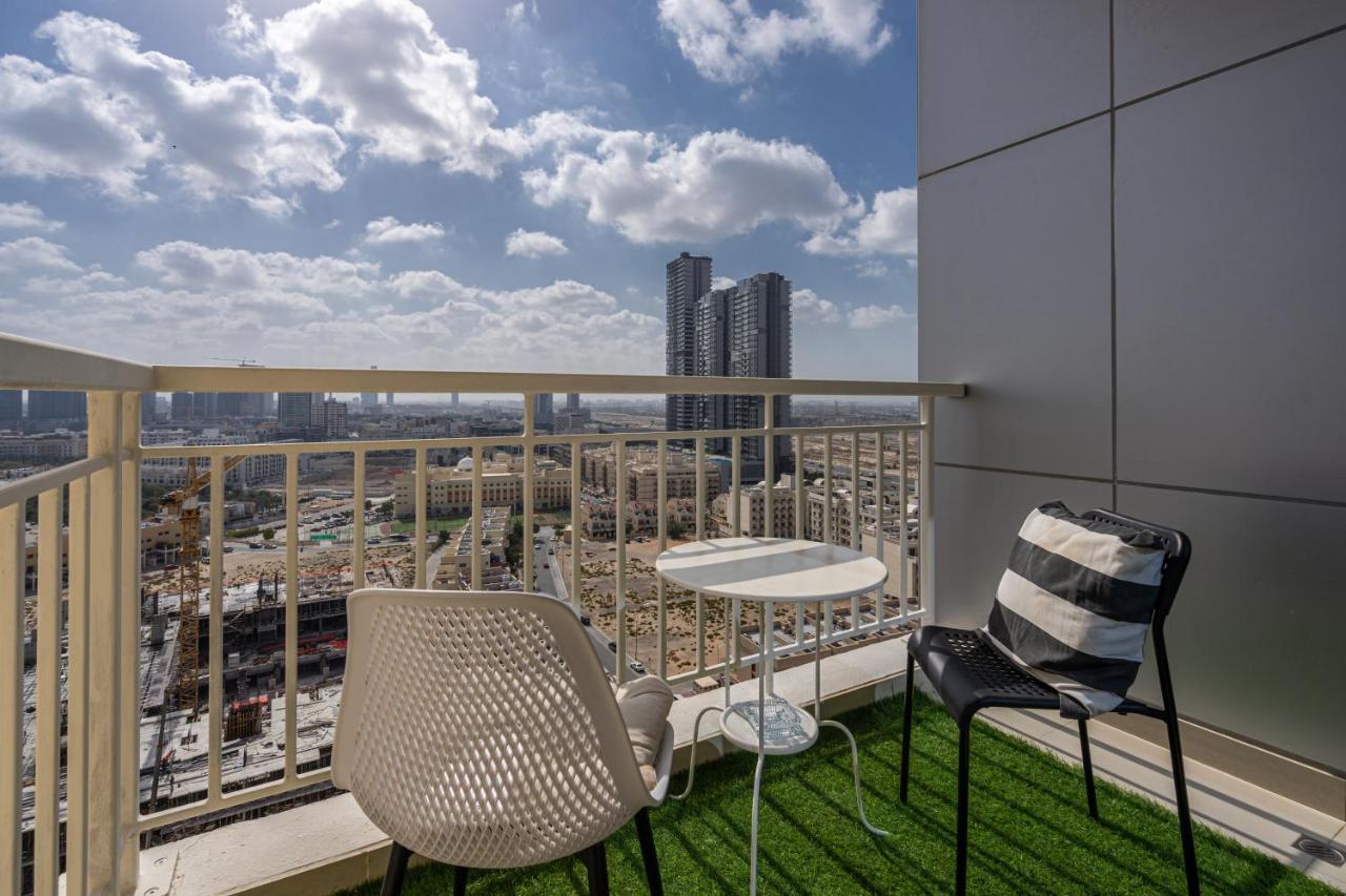 Apartment Higuests - Luxurious 1br With Balcony In Jvc *