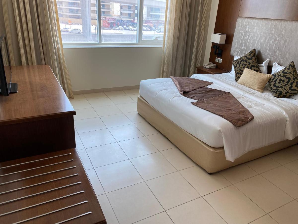 One Masterbedroom Attached Washroom-bathtub With Kitchen In Two Bedroom Apartments,cityhouse,al Barsha 1 Apartamento *