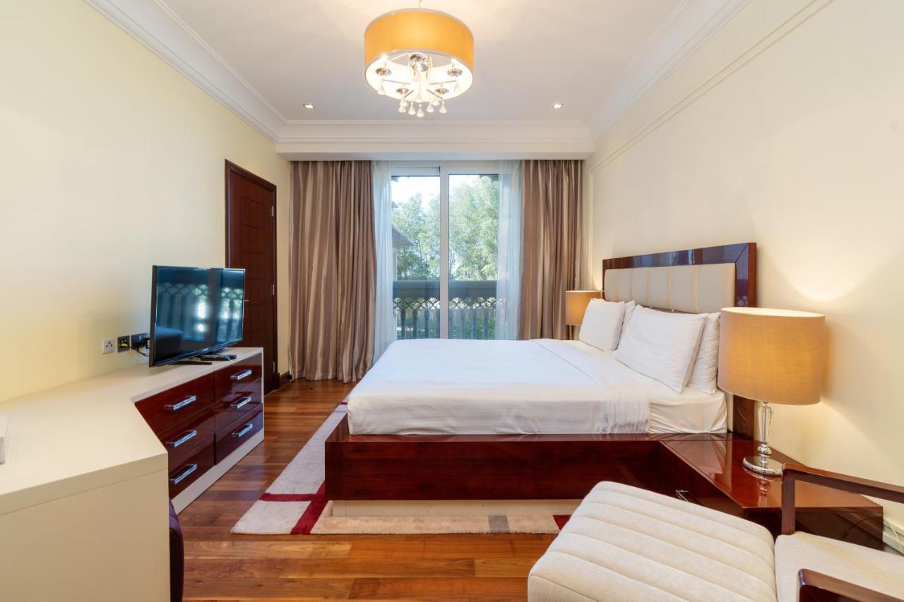 Royal Club By Rvhr, Grandeur Crescent Palm Jumeirah Daire