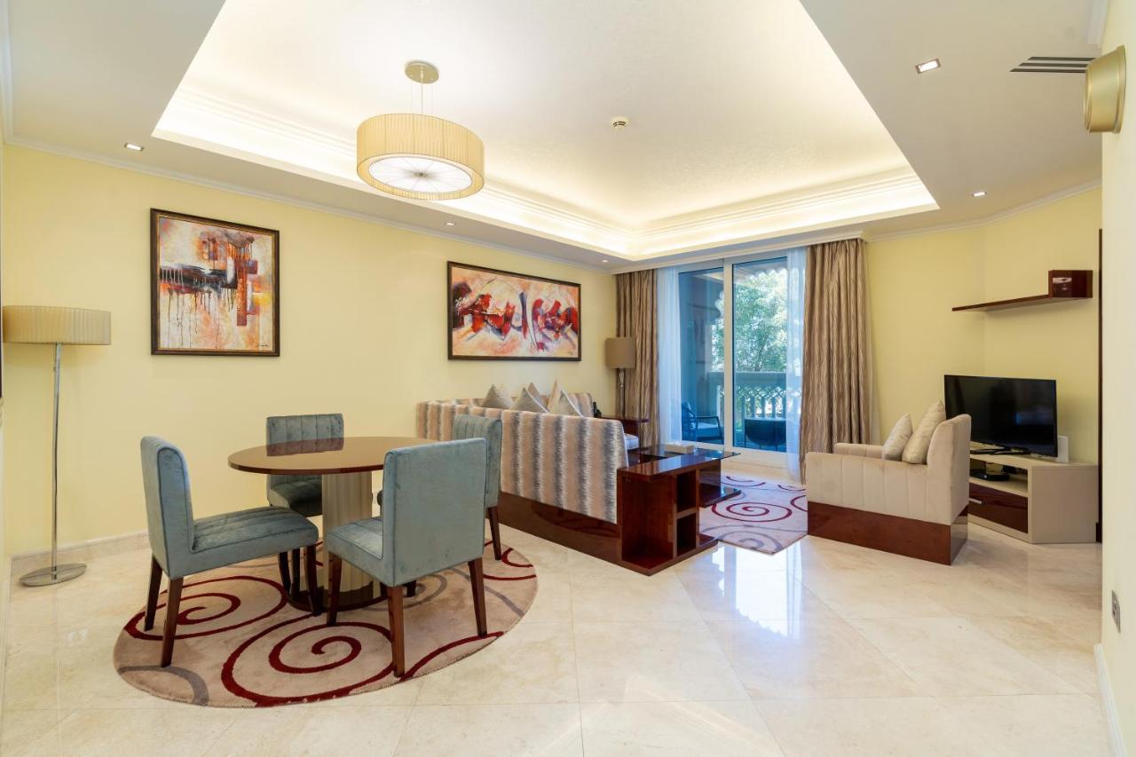 Daire Royal Club By Rvhr, Grandeur Crescent Palm Jumeirah Dubai