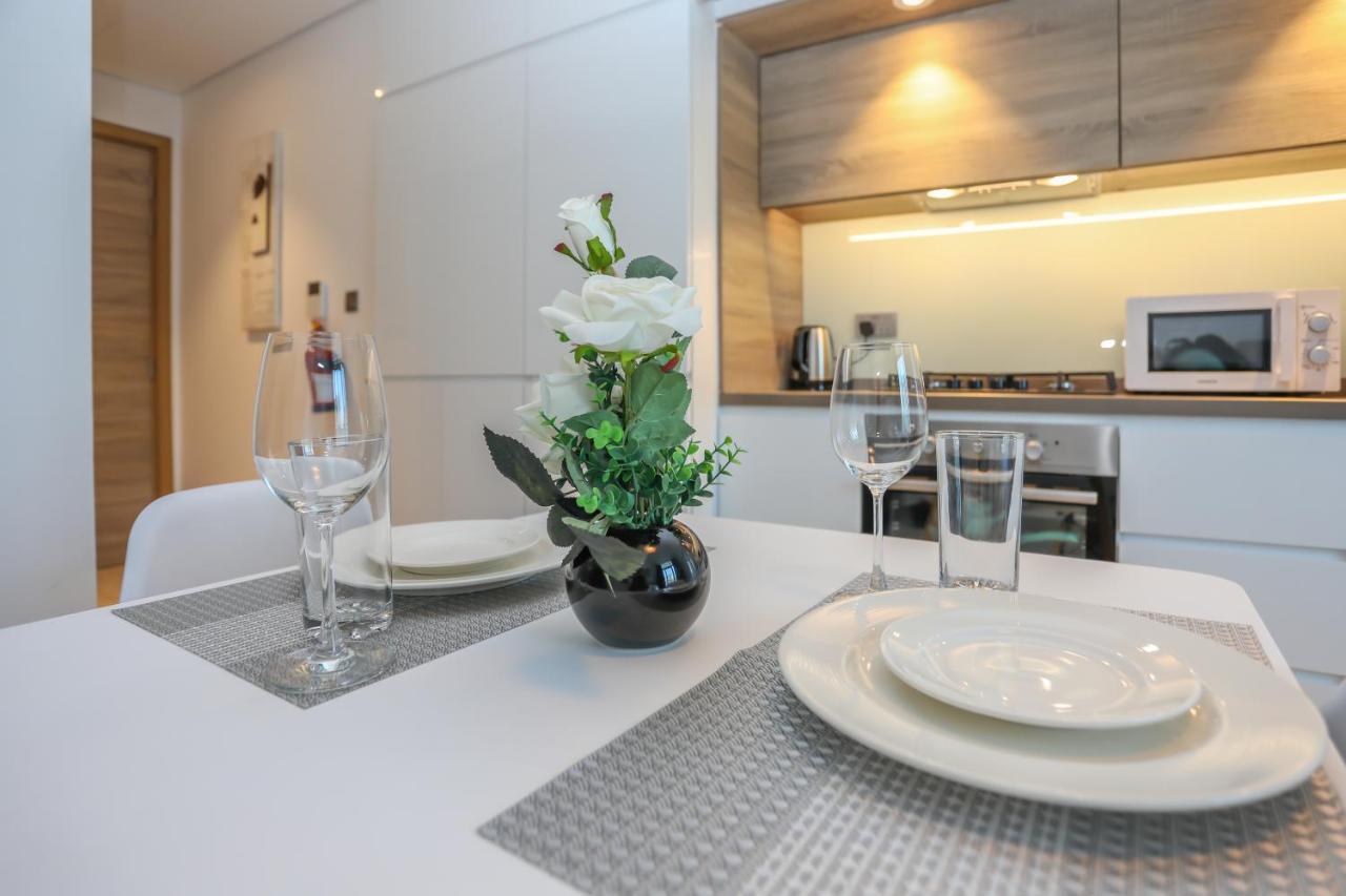 Luxury - Marina *