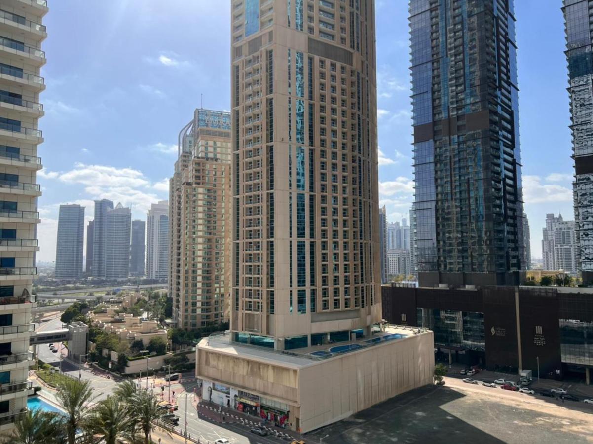 Two Continents Holiday Homes - Two Steps To Marina Walk Apartment *