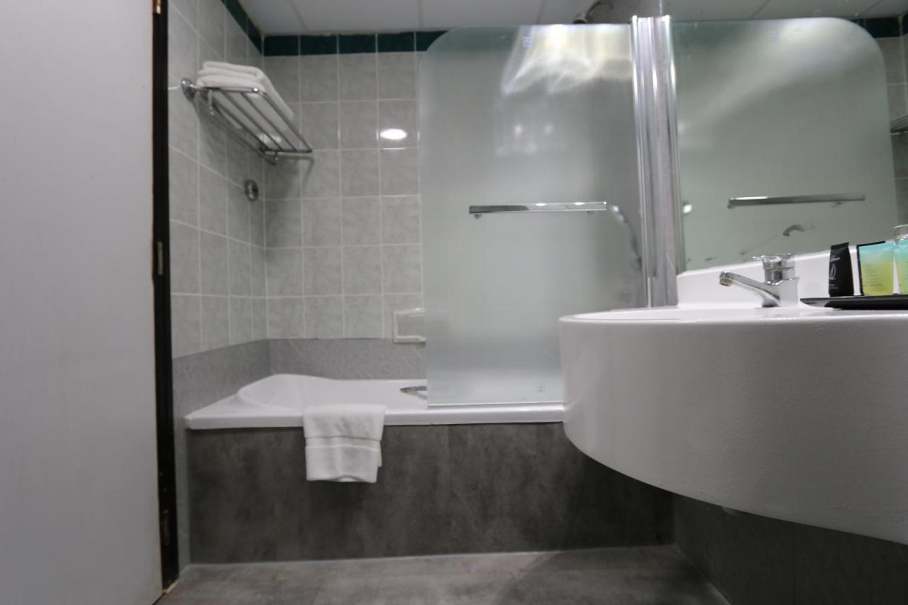 Grand Mayfair Hotel