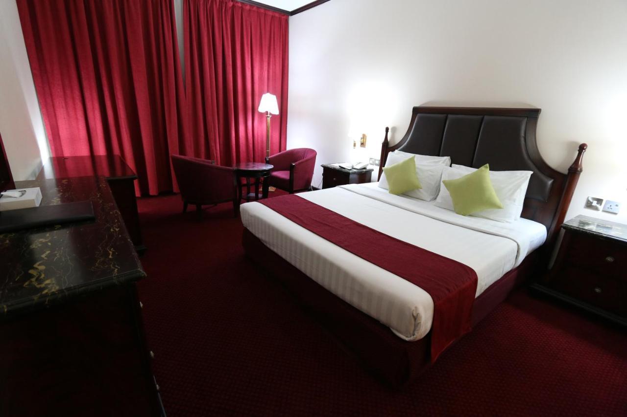 Hotel Grand Mayfair 3*