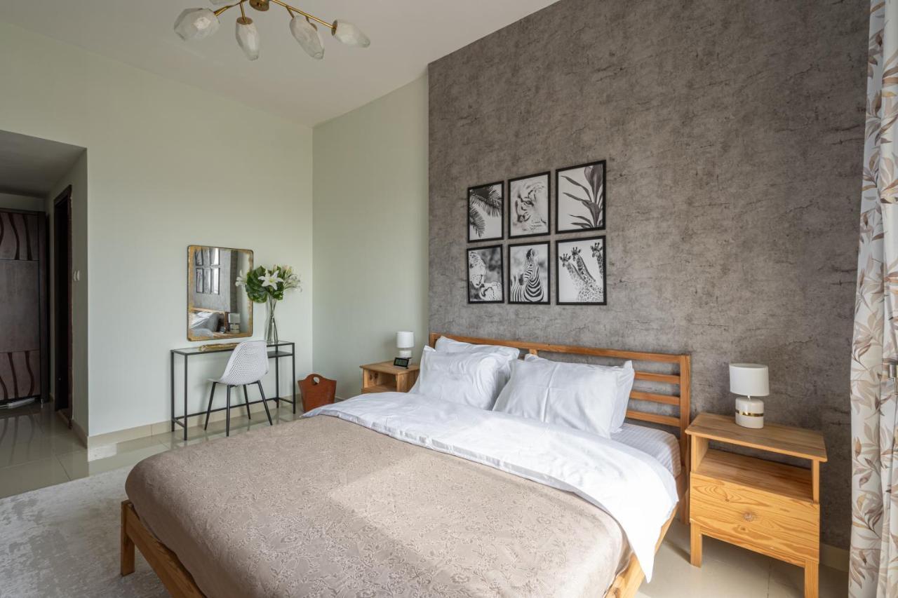 Apartment Higuests - Luxurious 1br With Balcony In Jvc *