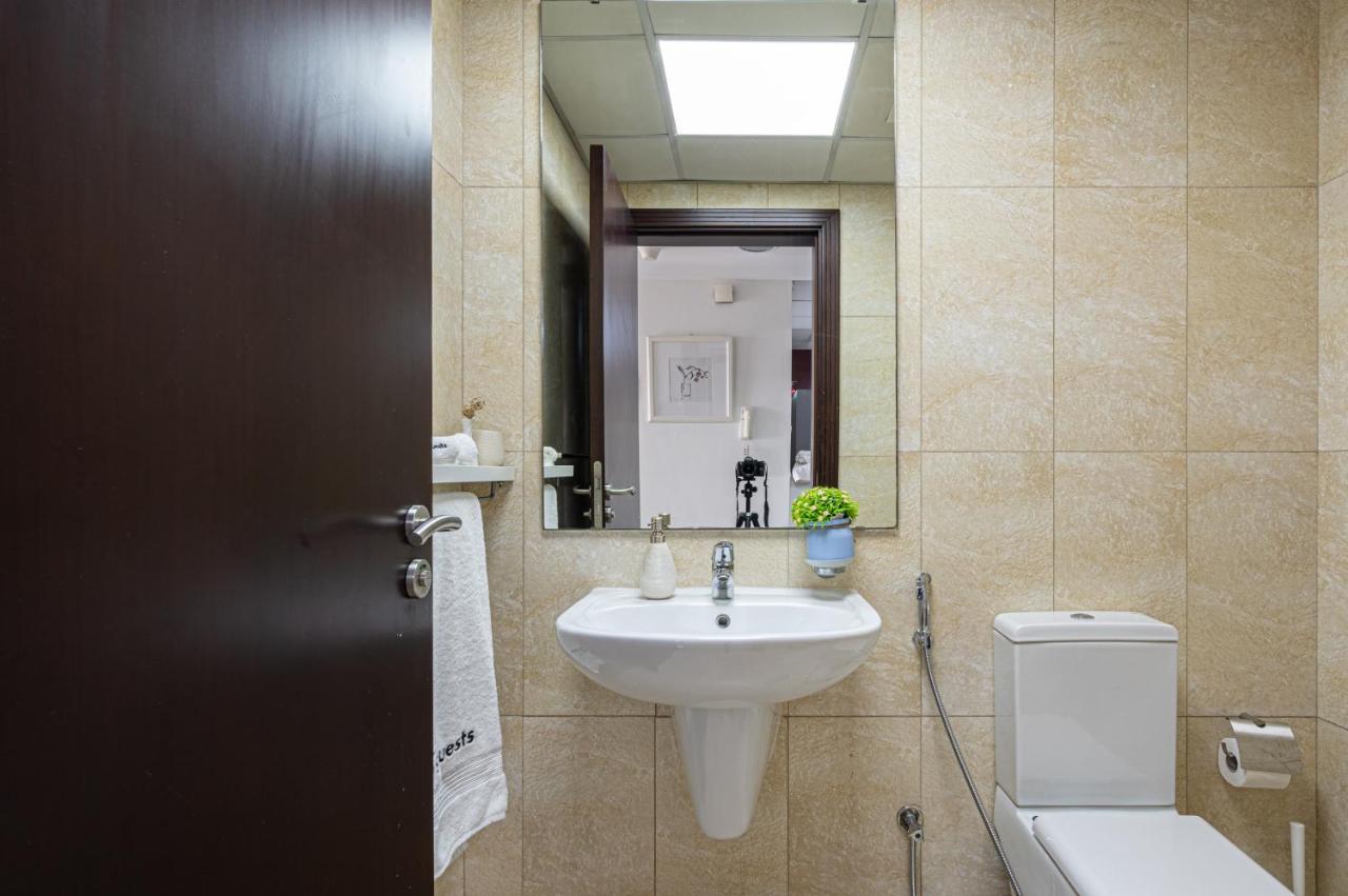 Apartment Higuests - Luxurious 1br With Balcony In Jvc