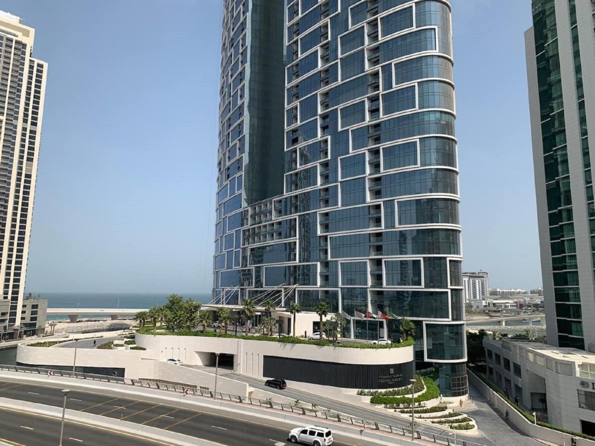 Beautiful Two Bedroom Apartment By Marina Promenade Dubai