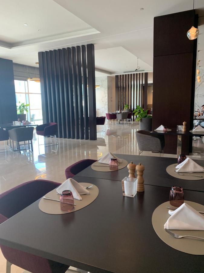 Apartment - Studio In Business Bay Direct On The Water Canal - 1km From Downtown & Mall - 1217a *