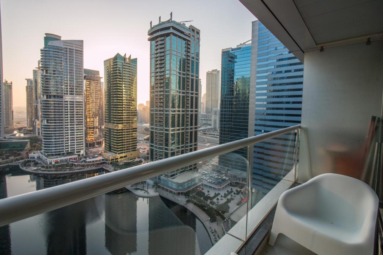 Walking Distance To Metro! Full Canal View Apartment *