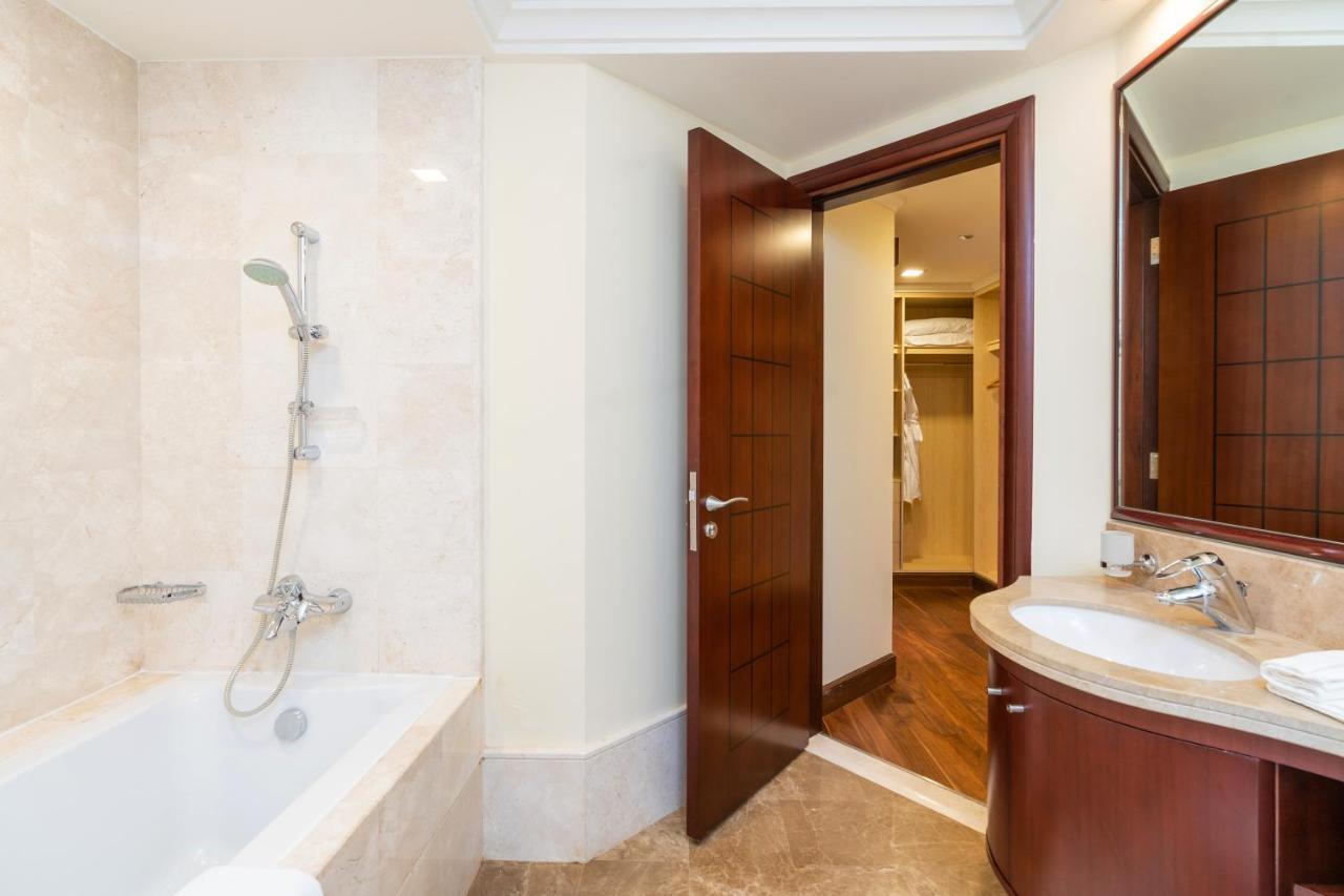 Royal Club By Rvhr, Grandeur Crescent Palm Jumeirah