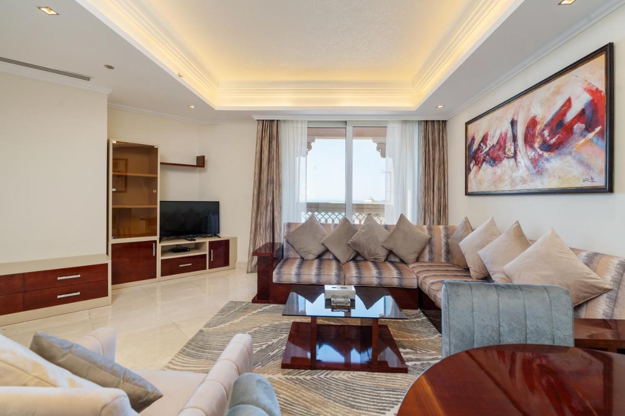 Royal Club By Rvhr, Grandeur Crescent Palm Jumeirah Dubai