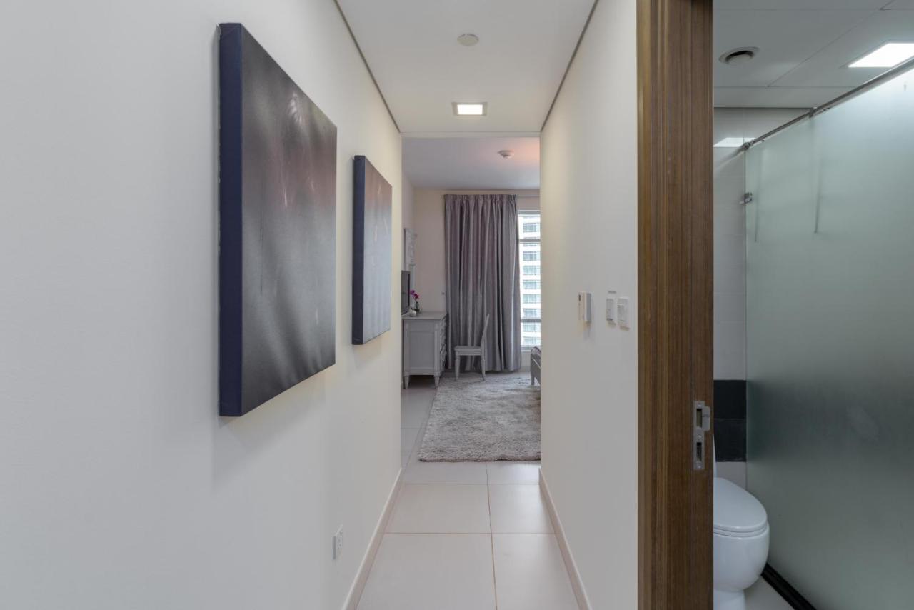 Vacay Lettings - Loft Downtown * Dubai