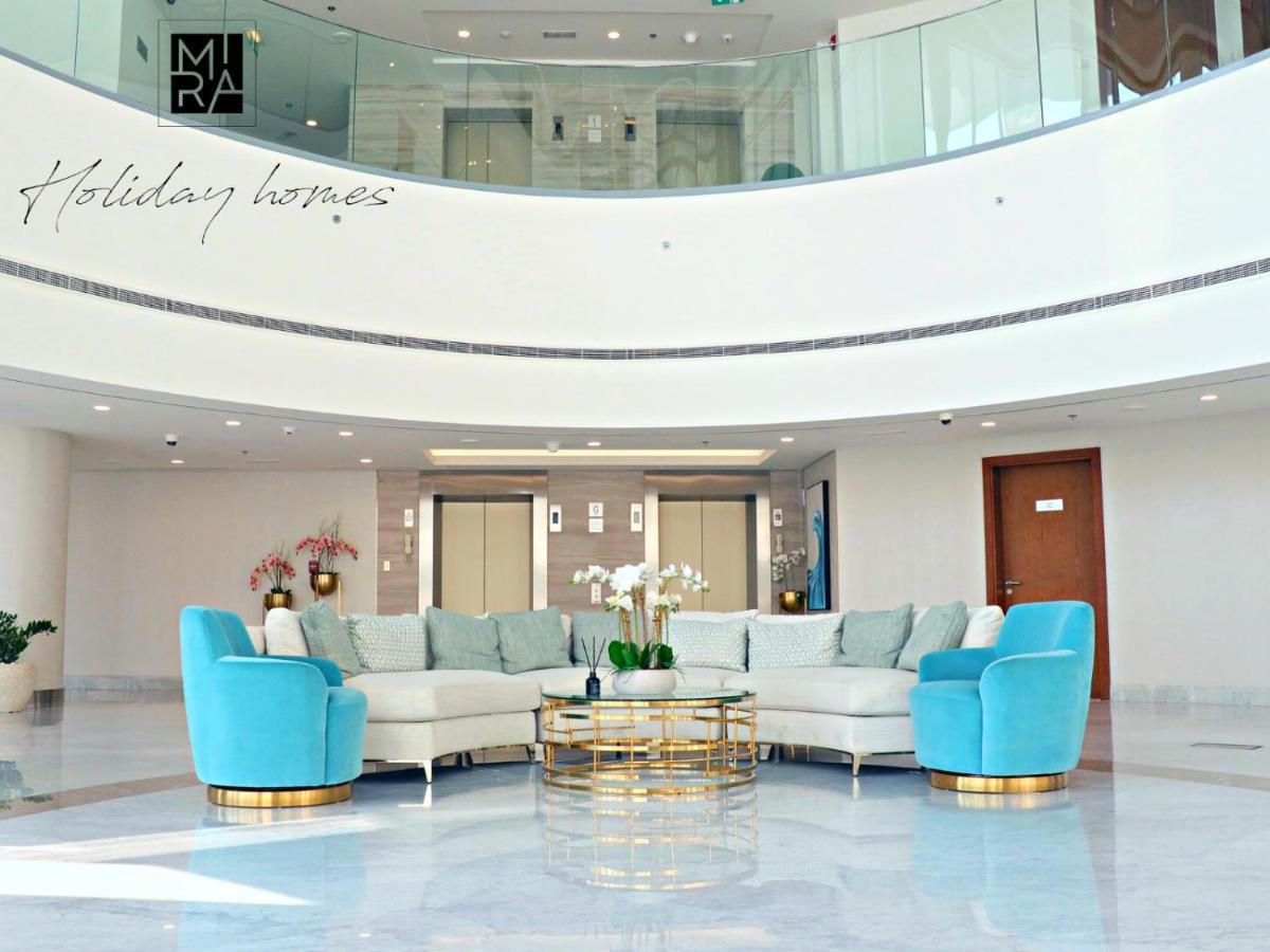 Mira Holiday Homes - Lovely 2-Bedroom Serviced Apartment With Free Beach Access - Azizi Mina Apartment *