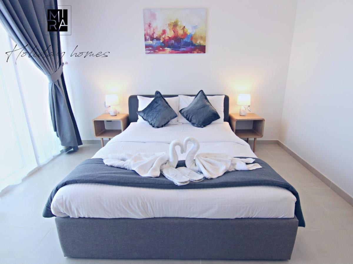 Mira Holiday Homes - Lovely 2-Bedroom Serviced Apartment With Free Beach Access - Azizi Mina Dubai