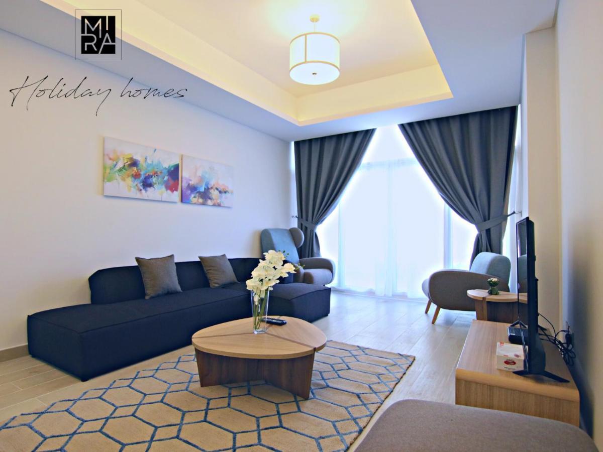 Apartment Mira Holiday Homes - Lovely 2-Bedroom Serviced Apartment With Free Beach Access - Azizi Mina Dubai